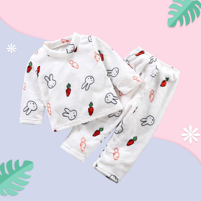 طقم بيجاما مزين بنقشة كرتونية من قماش مخملي للأطفال