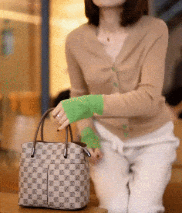 X23101105K-百搭老花包单肩斜挎包_09.gif