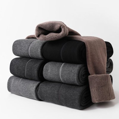 الجوارب الطويلة السميكة الدافئة من القطن الممشط