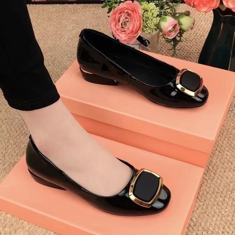 รองเท้าหนังส้นแบนแฟชั่นใส่สบาย