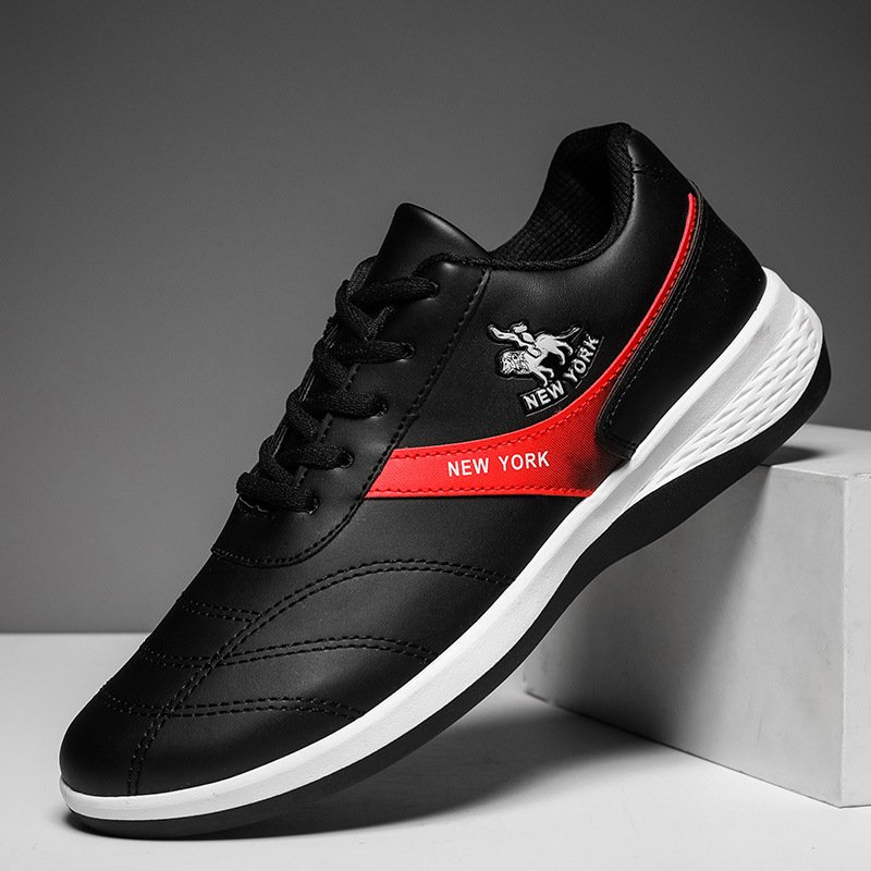 รองเท้ากีฬาลำลองน้ำหนักเบาแมทช์ง่ายผู้ชาย