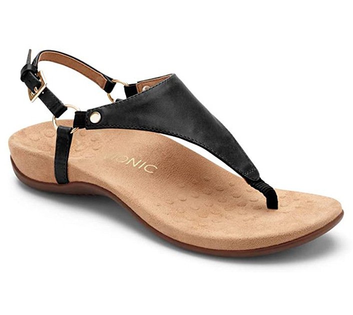 รองเท้าแตะหูหนีบส้นแบนประดับด้วยหัวเข็มขัด