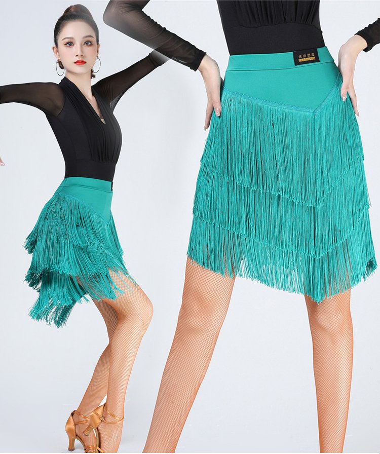 กระโปรงพู่